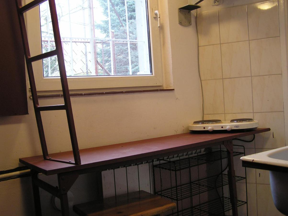 P1 Okropnie Mala Kawalerka Z Lazienka Centrum 5 Przystankow Halczyna 9 * Krakau