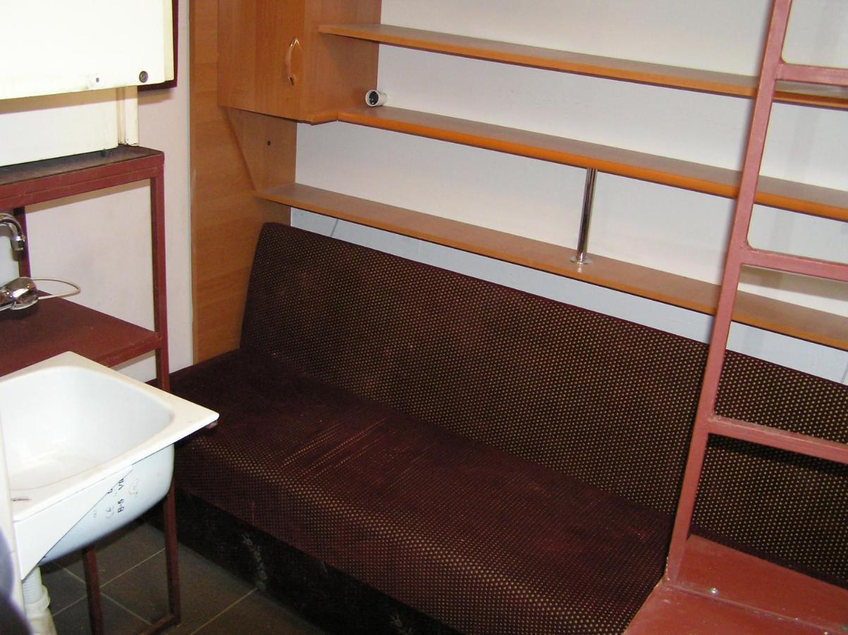Apartment P1 Okropnie Mala Kawalerka Z Lazienka Centrum 5 Przystankow Halczyna 9 *